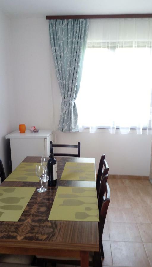 Apartman Dijelovi บิเยลยินา ภายนอก รูปภาพ